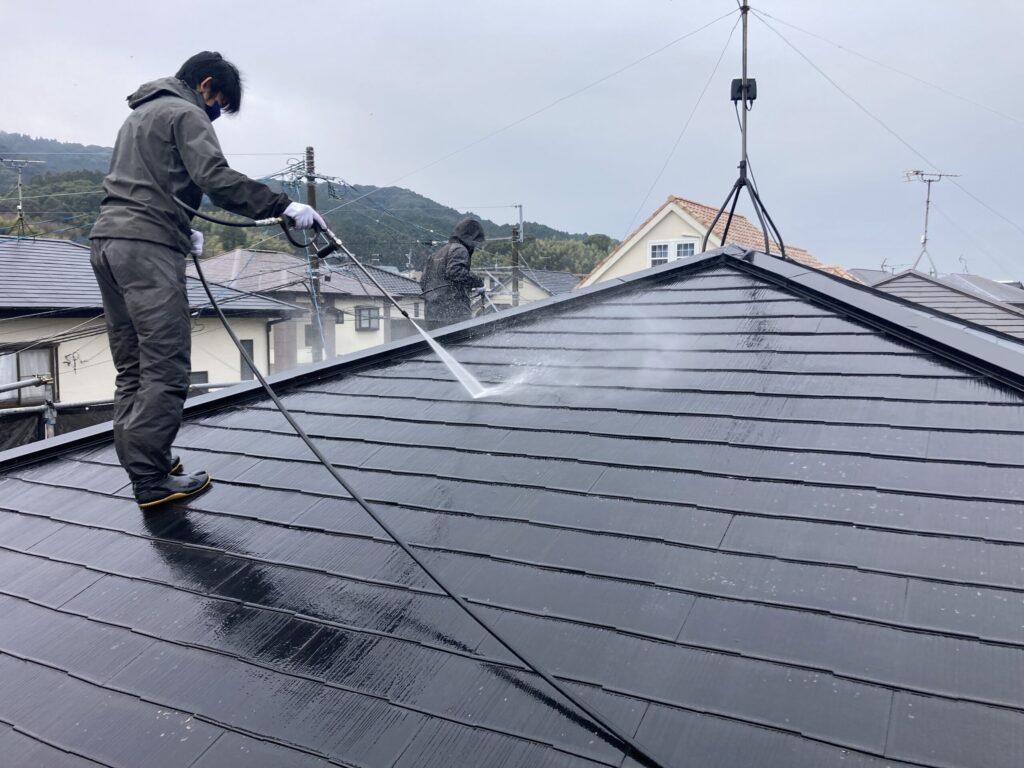塗装工事前に大事な外壁・屋根の高圧洗浄について