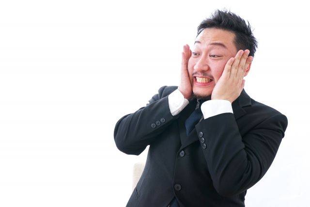 【太宰府市外壁塗装】劣化した外壁にクリヤー塗料は向いていない！！