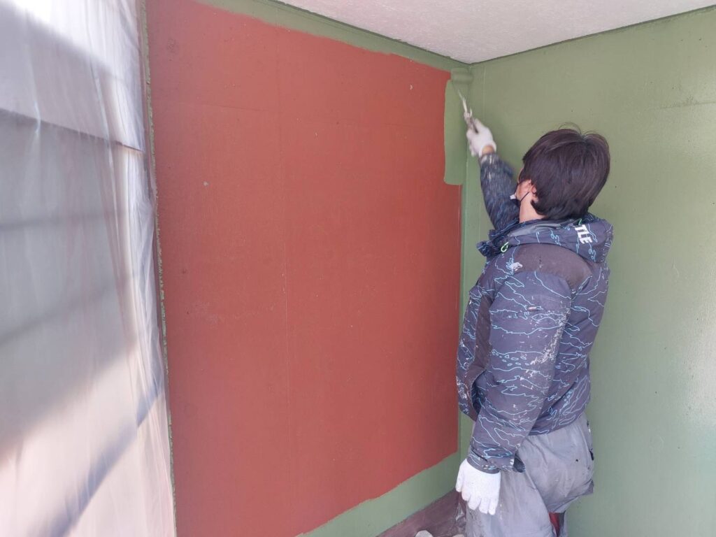 【小郡市 外壁塗装】外壁の中塗りを行いました｜仕上がりを支える大切な工程